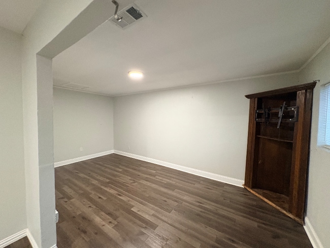 Building Photo - 710 McDivitt Dr