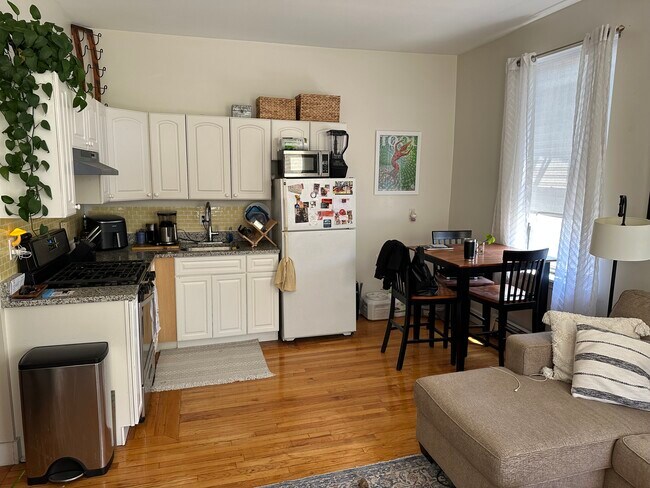 Foto del edificio - 375 Centre St