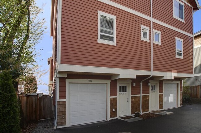 Building Photo - 511 N 46th St
