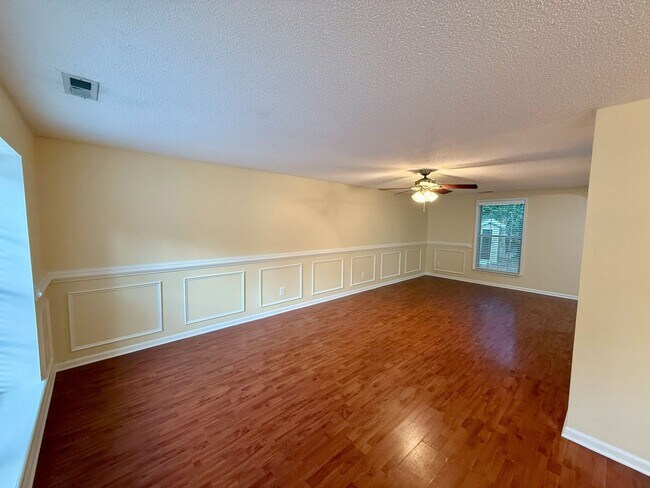 Foto del edificio - 2909 Golden Oak Ct