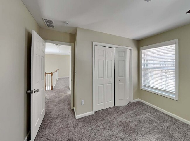 Foto del edificio - 2182 Moorewood Ln S E