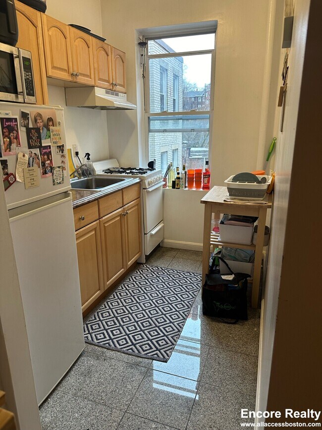 Foto del edificio - 110 Brainerd Rd