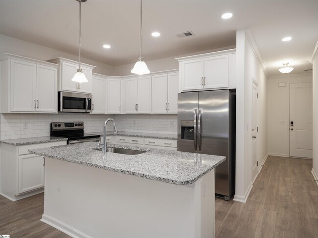 Foto del edificio - 272 Bryland Wy