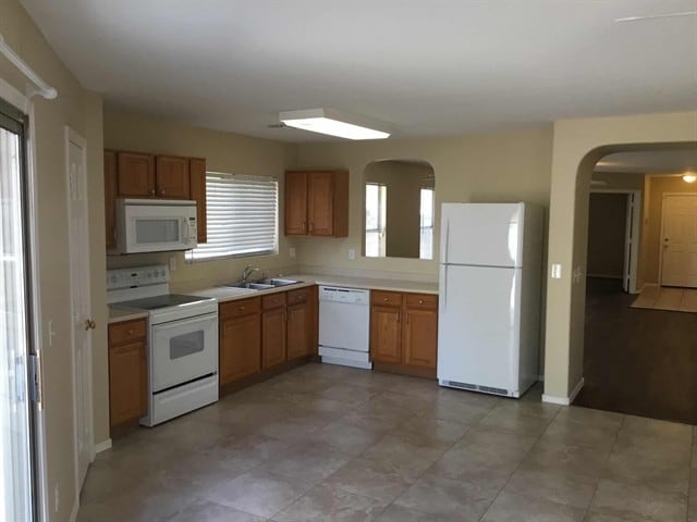 Foto del edificio - 10530 W Carlota Ln