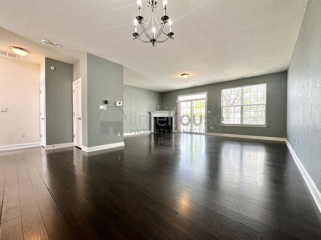 Foto del edificio - 4452 Leamore Square Rd