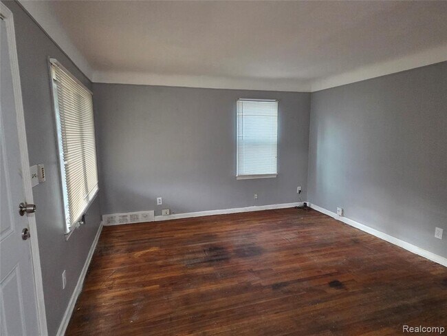 Foto del edificio - 12217 Plainview Ave