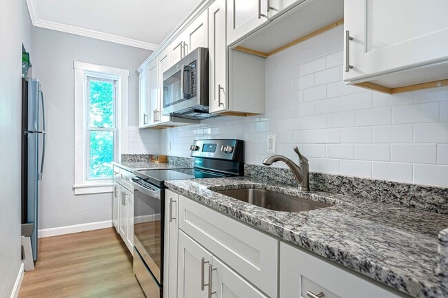 Building Photo - 30 Hooper St