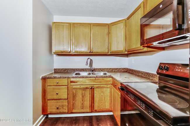 Foto del edificio - 2821 Rowan St