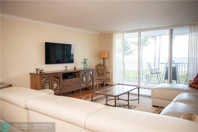 Foto del edificio - 3000 S Ocean Blvd