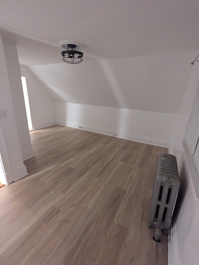 Building Photo - 262 Rich Ave