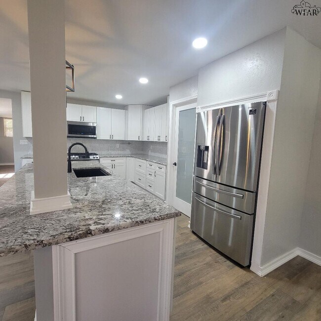 Foto del edificio - 4444 Phillips Dr
