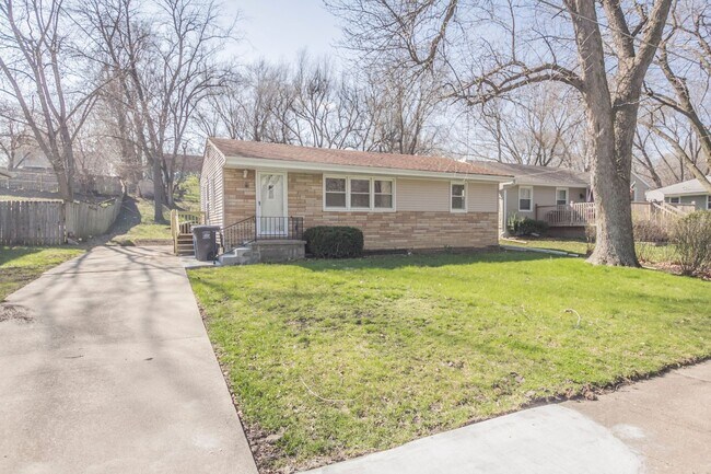 Building Photo - Ranch Style 3 Bedroom 1 Bath Home