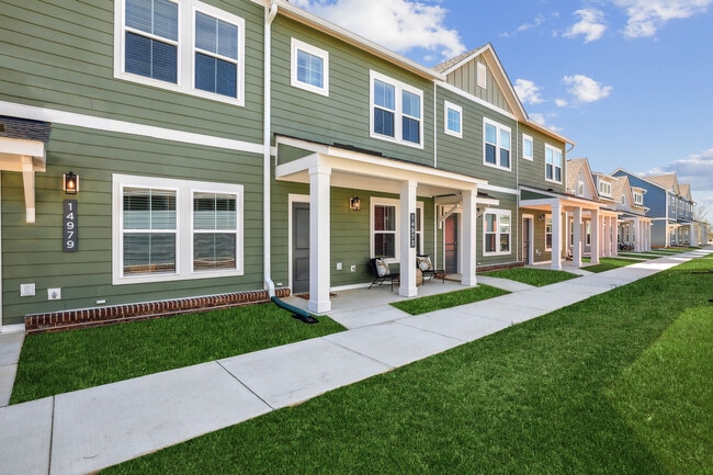 Foto del edificio - Hamlet Watkins Centre - Homes & Townhomes for Rent