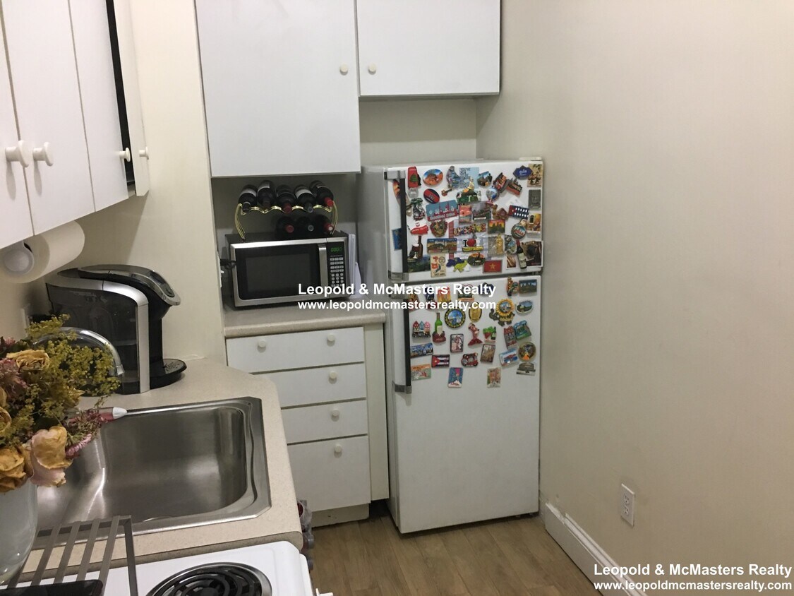 Primary Photo - 504 Beacon St
