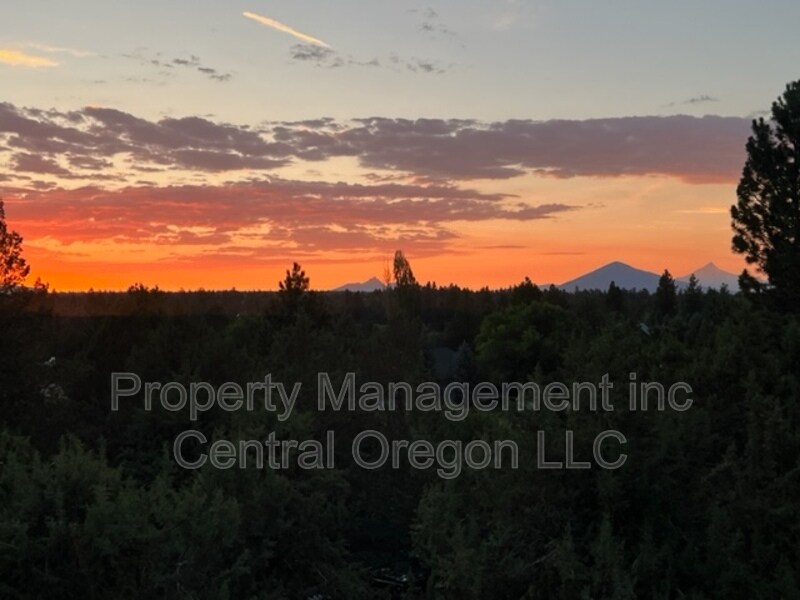 Primary Photo - 66538 Ponderosa Loop