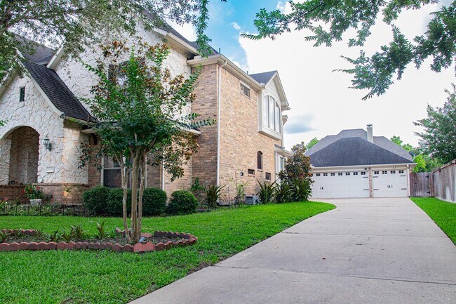 Building Photo - 9006 Stones Throw Ln