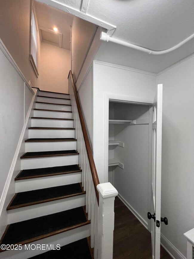 Building Photo - 52 Dunbar Ave