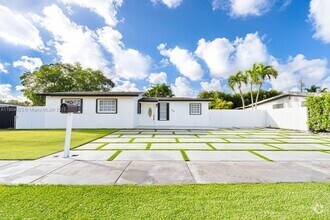 Building Photo - 7884 NW 175th St