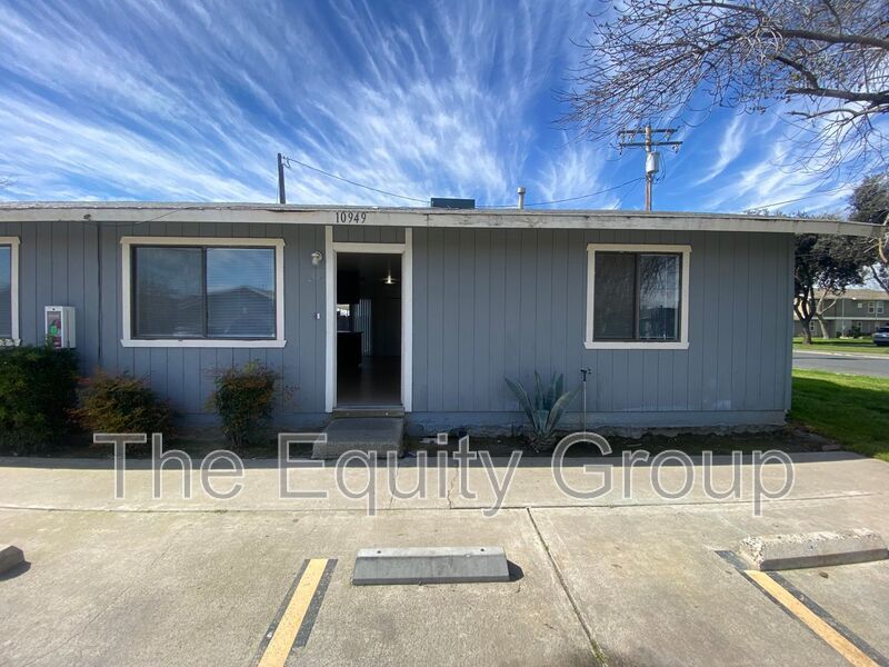 10949 Thompson Dr, Hanford, CA 93230 House Rental in Hanford, CA