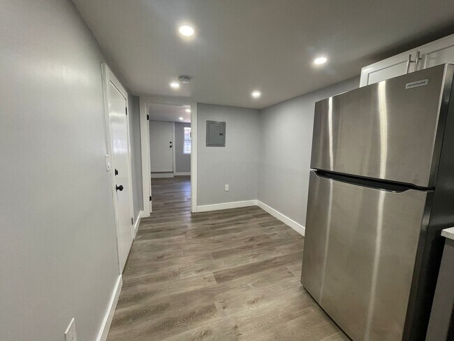 85 Zabriskie St 1 - 87 Zabriskie St