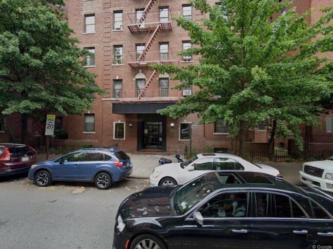 Building Photo - 811 Cortelyou Rd