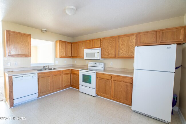Foto del edificio - 305 Ashwood Dr