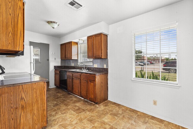 Building Photo - 1409 Paseo Del Oro