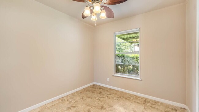 Foto del edificio - 218 E Villaret Blvd