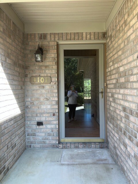 Entrada principal - 1101 Pine Run Dr