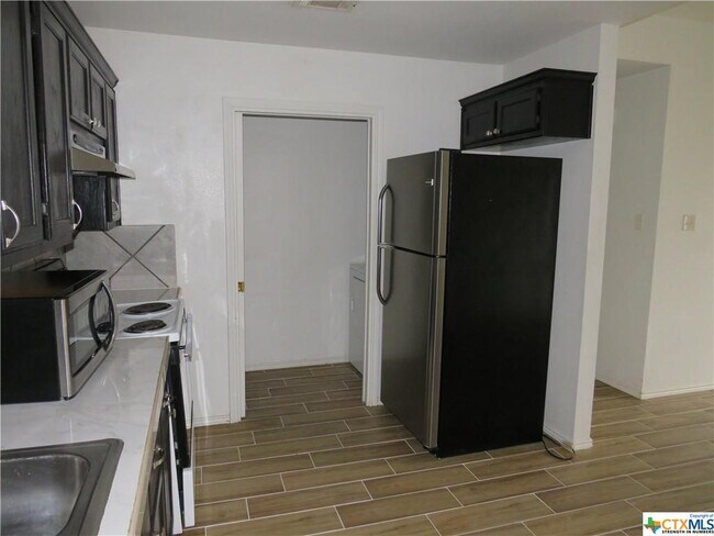 Building Photo - 4608 Bowles Dr