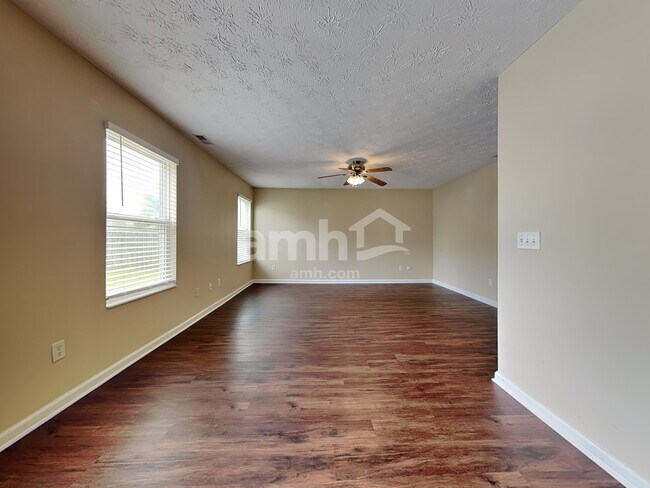 Foto del edificio - 1291 Shannon Ln