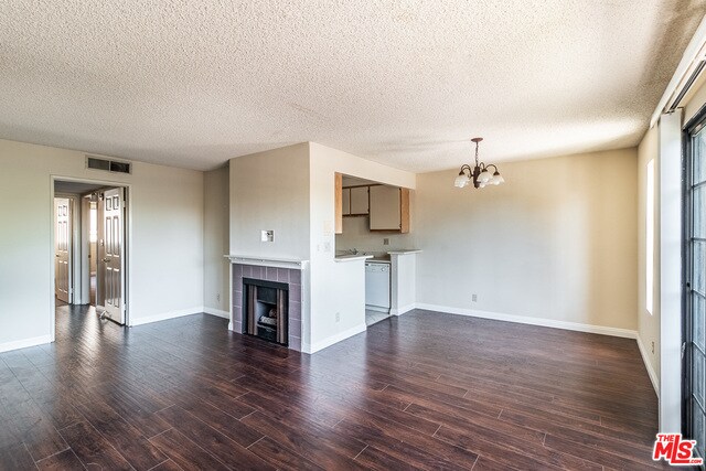 Building Photo - 10737 La Grange Ave