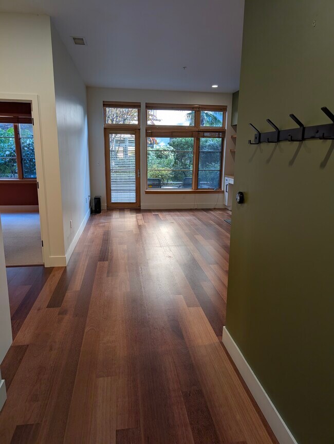 Foto del edificio - 726 NW 11th Ave