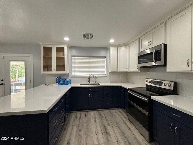 Foto del edificio - 9205 W Cordes Rd