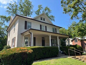 Building Photo - 205 S Willow