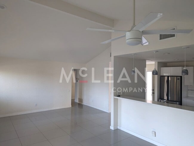 Building Photo - Spacious 3BR/2BA Home for Rent in Beautiful Palm Springs