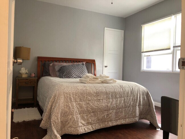 Building Photo - 33 Nieto Ave