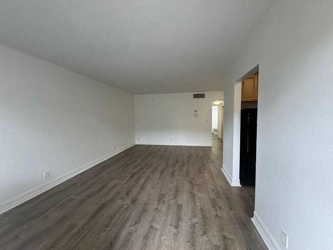 Foto del interior - Dixie Realty LLC