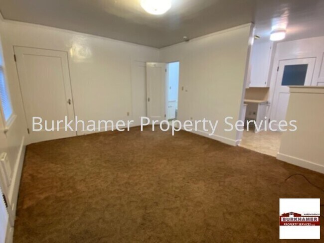 Foto del edificio - 203 E Broadway Ave