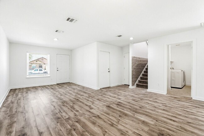 Building Photo - 9616 Kennebec Way