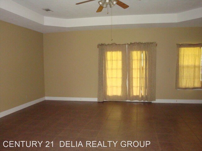 Foto del edificio - 4 br, 2 bath House - 165 Dedria Lane