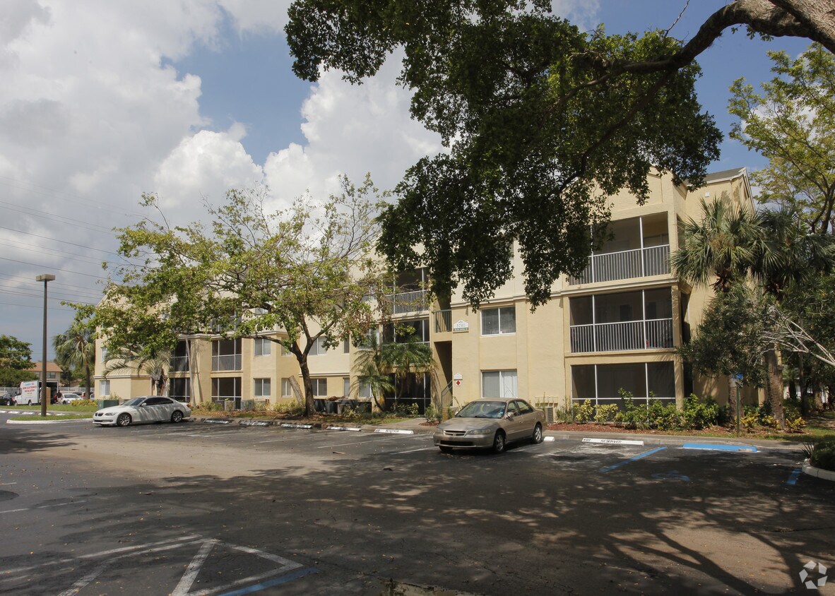 Lexington On The Green Apartments Tamarac, FL