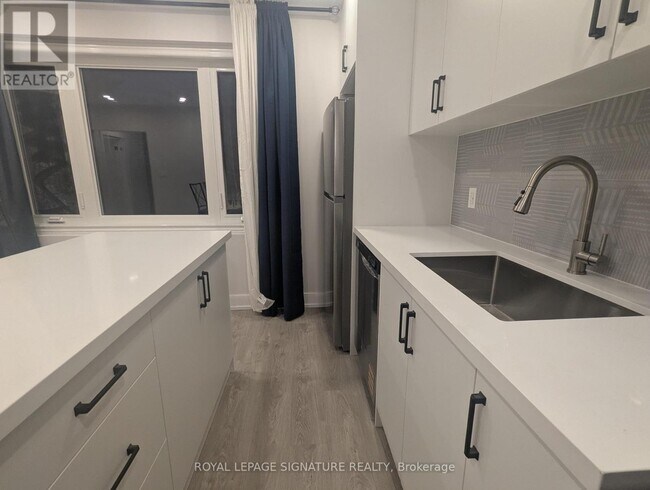 Building Photo - 28 Leduc Dr