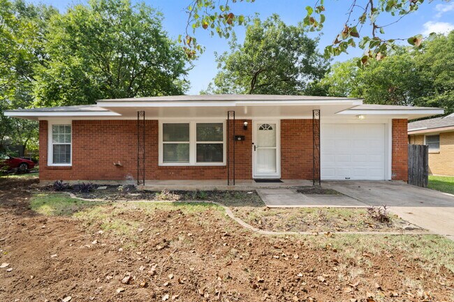 Foto del edificio - 6418 Onyx Dr N