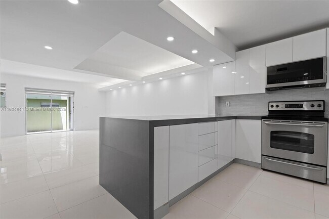 Foto del edificio - 11041 NW 7th St
