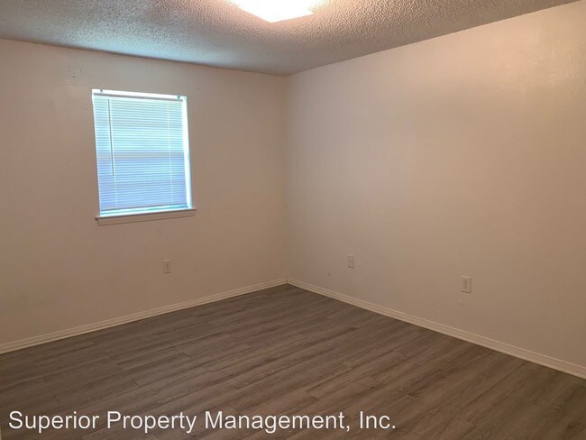 Building Photo - 4660 Pontchartrain Dr