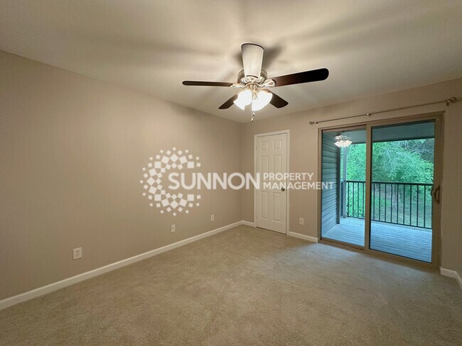 Foto del edificio - Completely Remodeled 2BR 2BA Condo