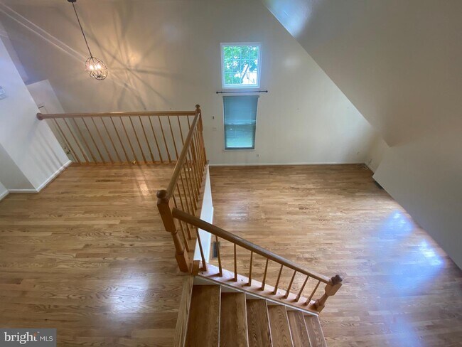 Building Photo - 13400 Silver Moon Way