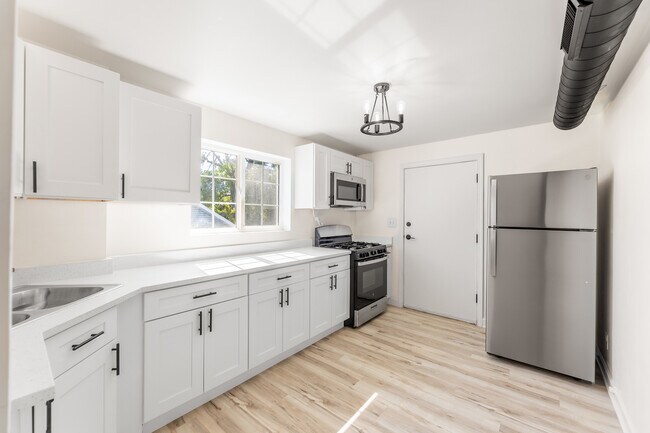 Foto del edificio - 3243 Ridge Rd