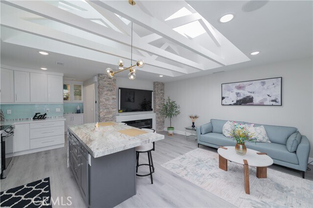 Building Photo - 2206 Via Mariposa E